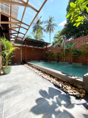 Kutum's Wooden House - Private Pool, Breakfast & Cafe